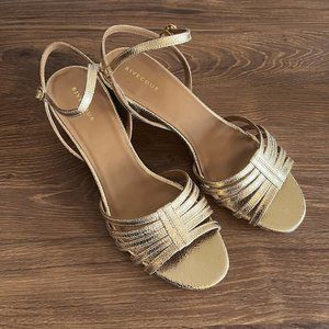 Rivecour Gold Sandals No779 NWT